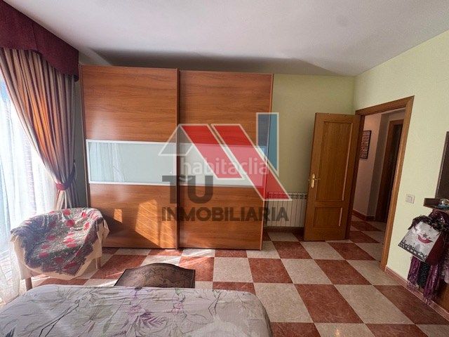 Foto 9a3ad616-a8a1-4ec2-949b-0bb94a80f6dc. Chalet en calle miguel servet 1 en Novés