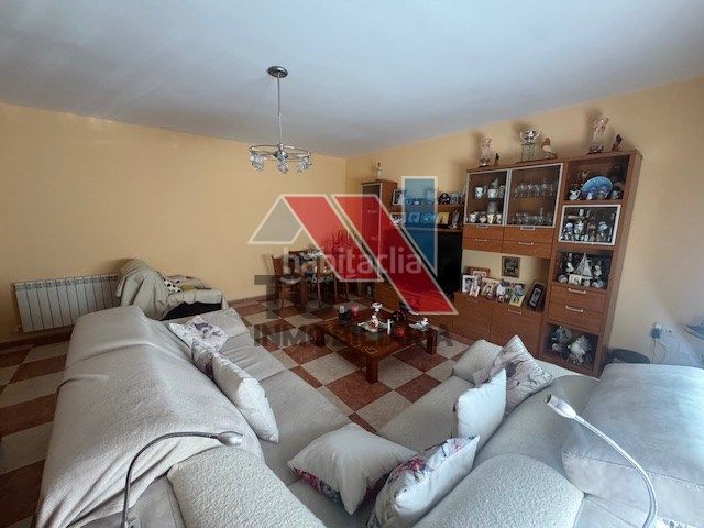 Foto bf94ca85-7054-4c25-8c64-4cf687813f19. Chalet en calle miguel servet 1 en Novés