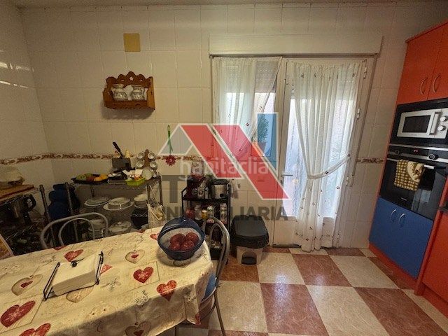 Foto c507319c-03bb-42a8-b2a8-c1e6c76ef318. Chalet en calle miguel servet 1 en Novés