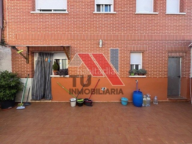 Foto c7adfed5-409e-40c8-871f-2da611ec59d5. Chalet en calle miguel servet 1 en Novés