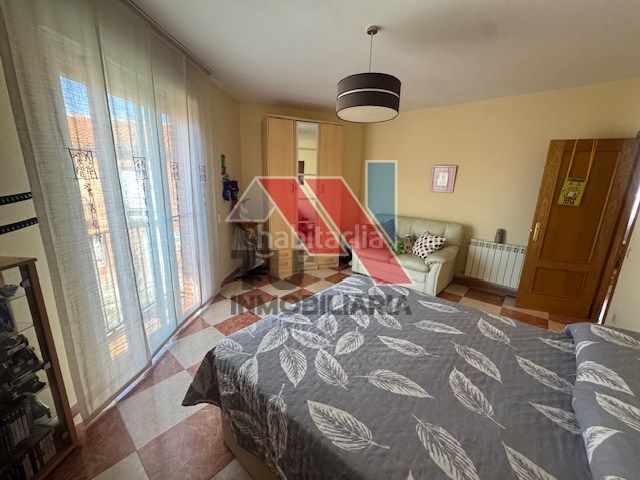 Foto e64c053a-bf5f-4db1-9776-bf0f25d673b6. Chalet en calle miguel servet 1 en Novés