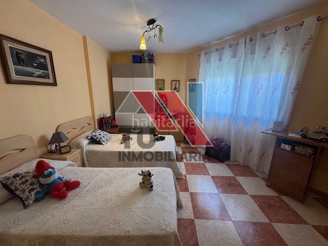 Foto 0a480fd5-4f36-4e77-aa8a-994f34018181. Xalet a calle miguel servet 1 a Novés