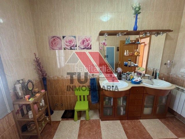 Foto 42b26eee-a326-4f1d-a126-853f2e6db34c. Xalet a calle miguel servet 1 a Novés