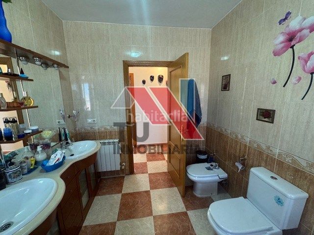 Foto ada0e427-94e9-4360-96dd-dd4c32231ba6. Xalet a calle miguel servet 1 a Novés