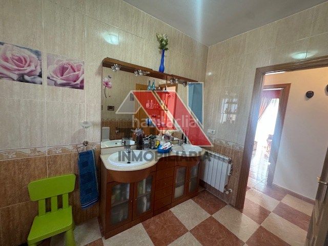 Foto bd36eef2-ad59-408f-a096-1db71adeb026. Xalet a calle miguel servet 1 a Novés