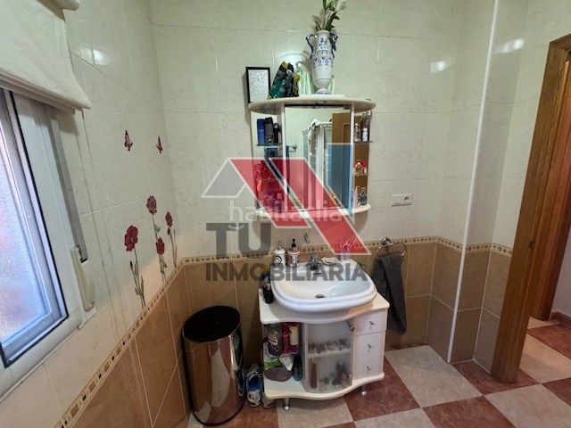 Foto c0152a08-7c38-4dd9-b5e0-03b47e4be802. Xalet a calle miguel servet 1 a Novés