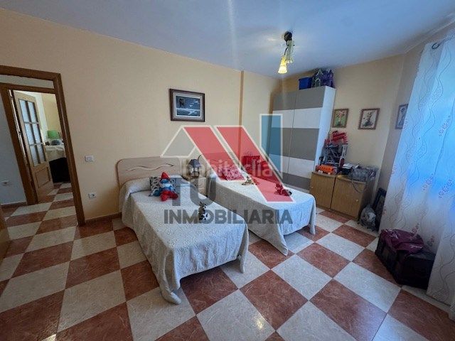 Foto defb8132-a81c-4334-b6e1-6ca215b82430. Xalet a calle miguel servet 1 a Novés