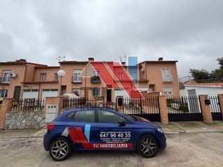 Chalet  Calle miragredos 33