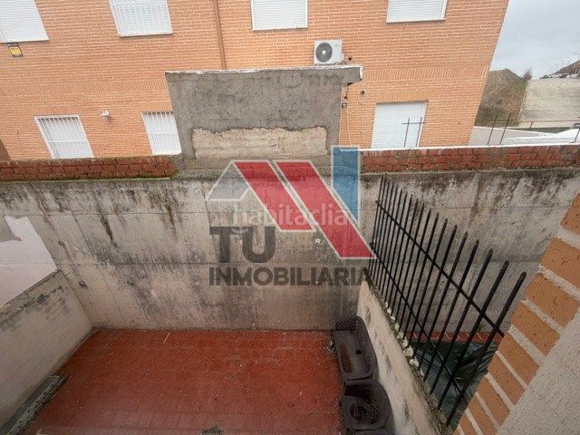Foto 0a62aba8-413e-454f-9e40-c2a2073e5383. Chalet en calle miragredos 33 en Otero