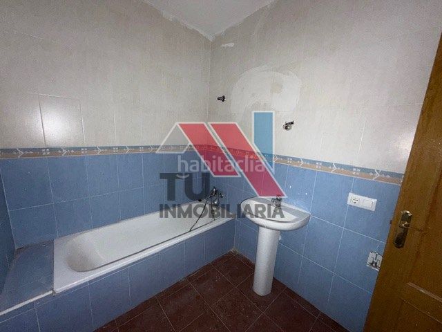 Foto 0c9bc1f1-1ee7-4eb0-9df1-843c9ca85f19. Chalet en calle miragredos 33 en Otero