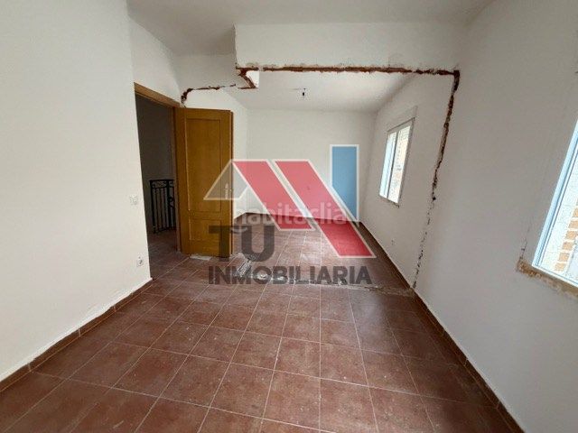 Foto 34feac2e-336b-4c27-8aea-b620f350342c. Chalet en calle miragredos 33 en Otero