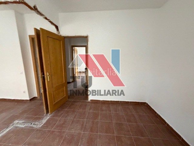 Foto 48f54cb0-ee4e-4fc8-a87f-9576ad672d1f. Chalet en calle miragredos 33 en Otero