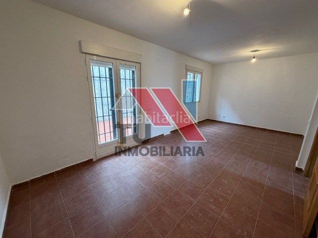 Foto 55dcd5cf-8787-4b01-a600-fcc9aef903b8. Chalet en calle miragredos 33 en Otero