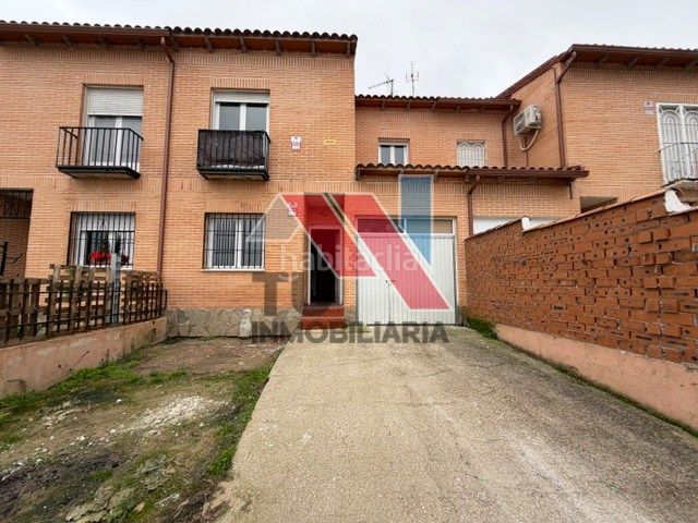 Foto 83ea8f34-287c-45b4-8a69-4ec3225b97eb. Chalet en calle miragredos 33 en Otero