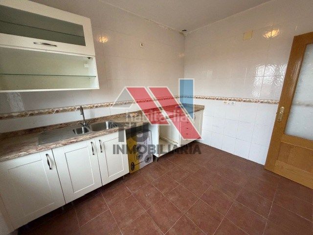 Foto 84390608-f68f-4930-be11-8fe471949ee3. Chalet en calle miragredos 33 en Otero