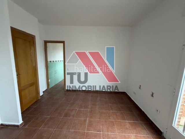 Foto 9f72adbe-0c88-4d16-a85c-800cb67d26ad. Chalet en calle miragredos 33 en Otero