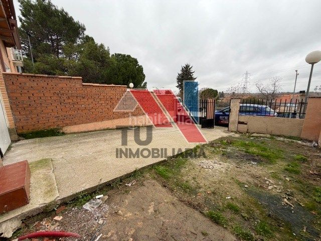 Foto a5b73329-8e79-4bc1-b32e-480a4e2b155c. Chalet en calle miragredos 33 en Otero