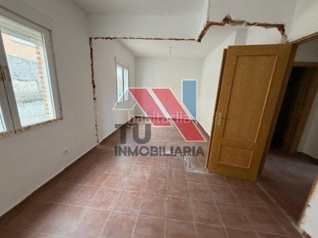 Foto b34245de-07b4-44be-83d5-66eb1c28b885. Chalet en calle miragredos 33 en Otero
