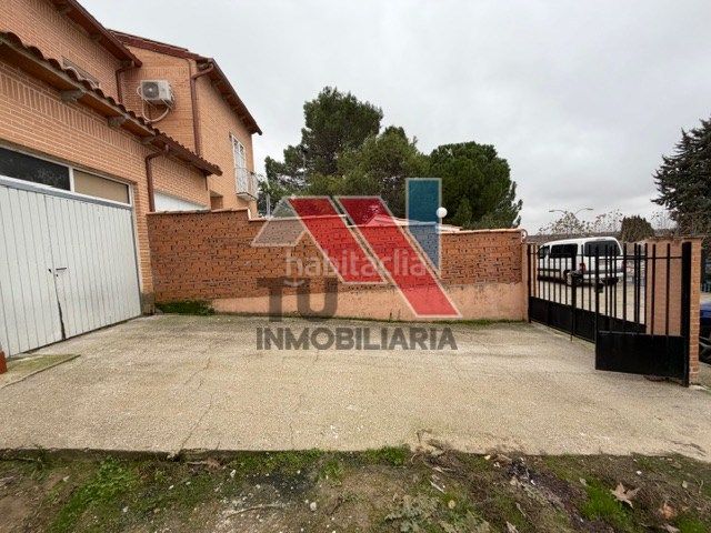 Foto b56584f4-7ba1-4fa9-9360-01dddd9db09c. Chalet en calle miragredos 33 en Otero