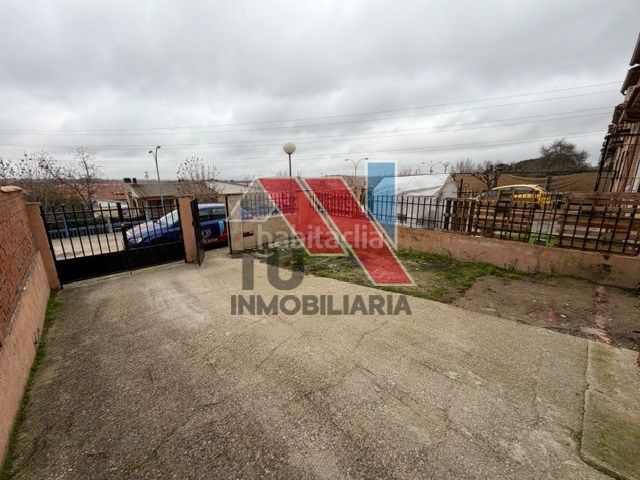 Foto da9698bd-f5bd-44b5-bb58-5d45810c766c. Chalet en calle miragredos 33 en Otero