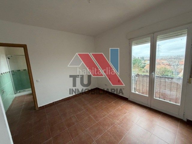 Foto f854bfc9-22eb-4390-afce-6d1862be583b. Chalet en calle miragredos 33 en Otero