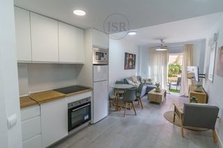 Appartement  Avenida juan sebastian elcano(ma) 3. Bajo totalmente reformado a 100 metros de la playa, las buganvil