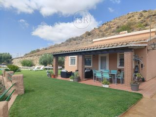 Casa a Las Cunas - La Algarrobina. Casa de campo con 6000 metros de terreno agrícola en muleria