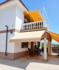 Chalet en Poligono quemadas 202. Maravillosa parcela hipotecable