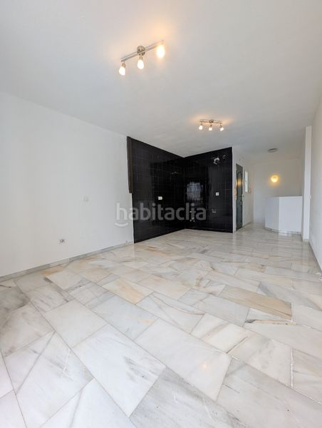 Foto 18f2c89a-563d-49f0-a98f-2706137dc774. Dúplex a calle sidney 237 a altos de Estepona Estepona