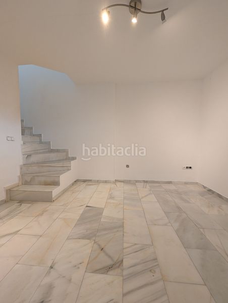 Foto 7ed5343b-7171-4c7e-be89-f4d3811830b9. Dúplex a calle sidney 237 a altos de Estepona Estepona