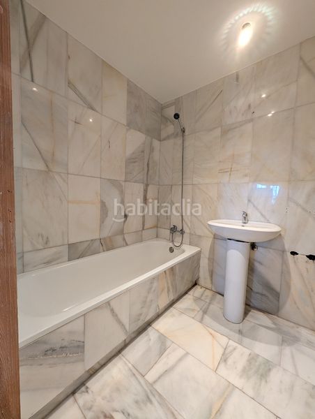 Foto 90c37b99-92f4-47f0-a3d1-41f5a47aa5ed. Dúplex a calle sidney 237 a altos de Estepona Estepona