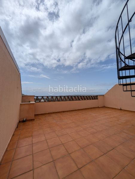 Foto c62aa422-fac4-4a43-b644-652f5137d49d. Àtic amb aparcament piscina a Doña Julia Golf Casares