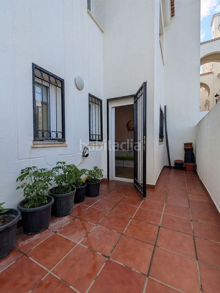 Foto b8218481-f074-442e-80fa-fe937a2c5ec9. Planta baixa amb aparcament piscina a puerto de Estepona Estepona