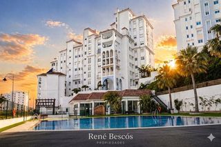 Apartamento  Reina sofía. Piso de 3 habitaciones en estepona