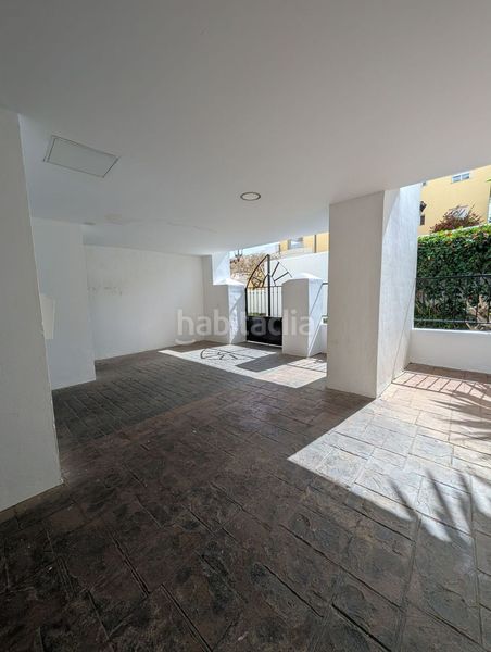 Foto db56c5e4-e14b-4f30-b158-8b3473025a69. Apartament amb aparcament piscina a puerto de Estepona Estepona