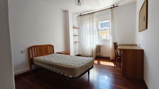 Affitto Appartamento  Rúa de alfredo brañas. Piso  cuatro habitaciones en calle alfredo brañas
