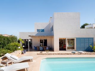 Maison à Colònia de Sant Pere. Villa recién reformada con vistas al mar