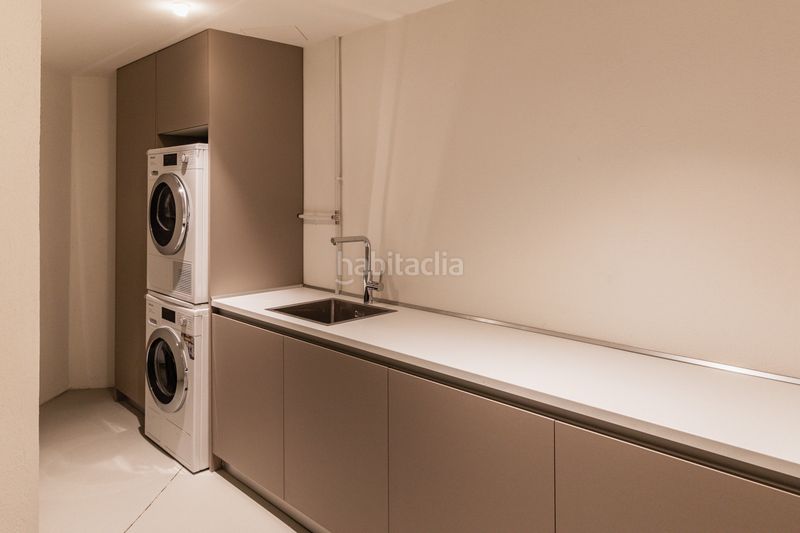 Foto b9e4c462-9d73-46f2-94c6-59298afa52af. Apartament amb aparcament piscina a Cala Major Palma de Mallorca