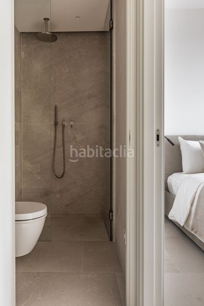 Foto fbde7d75-f322-45f1-b903-3873485df59a. Àtic amb aparcament piscina a Cala Major Palma de Mallorca