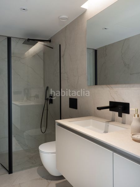 Foto 249fd2bc-3fa1-41b5-b862-e07d3ce23779. Apartament amb aparcament piscina a Santa Catalina Palma de Mallorca