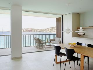 Apartamento en Cala Major. Apartamento único en primera línea