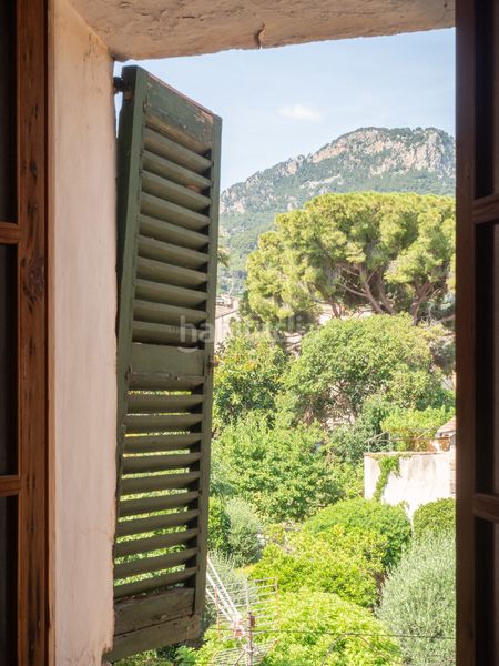 Foto 4b9517d5-4a16-4950-900a-9b2e9bb180a9. Casa adossada a Sóller