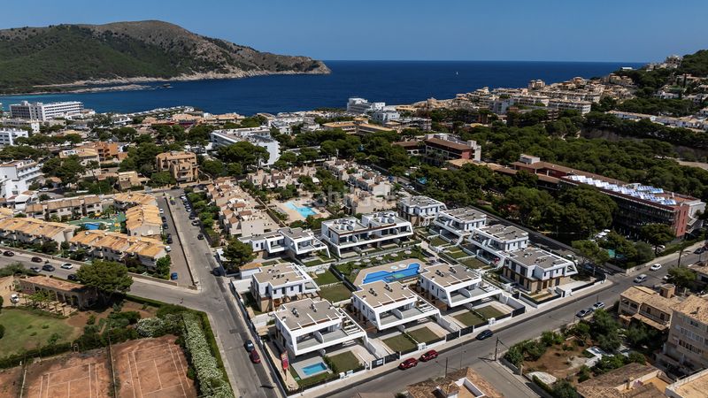 Foto 91d85af4-e48d-4fb8-9e87-d5f88eb0fb5b. Casa aparellada amb aparcament piscina a Cala Ratjada Capdepera