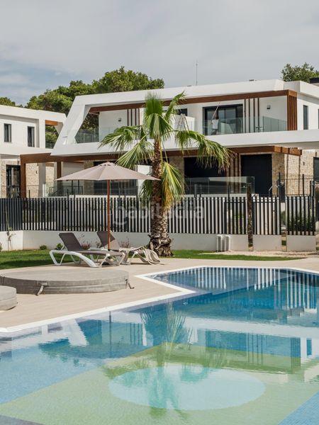 Foto f7a5152b-181f-4904-90ee-e4d4093bd36c. Casa aparellada amb aparcament piscina a Cala Ratjada Capdepera