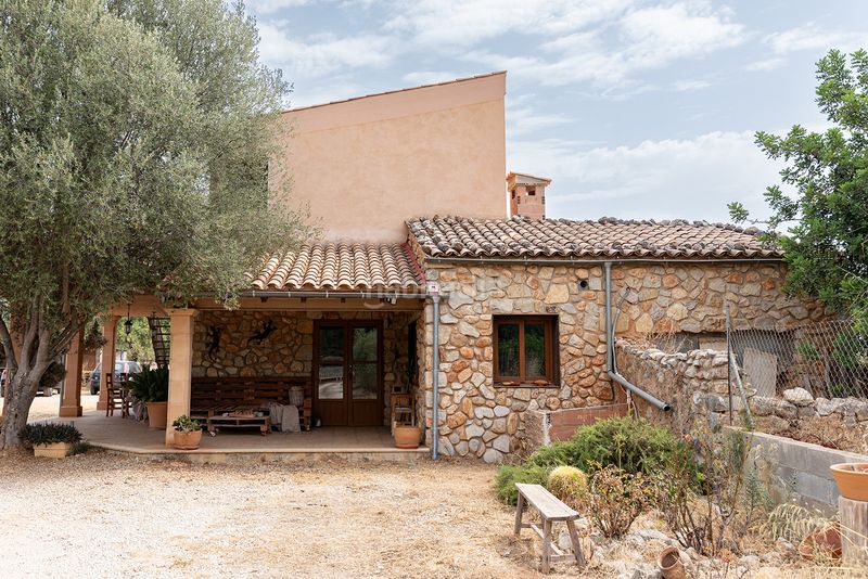 Foto 485d7def-005b-4711-abf5-e00384eb4e67. Casa amb aparcament piscina a Lloseta