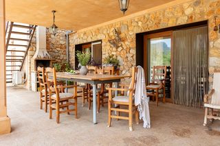 Casa in Lloseta. Finca rústica con vistas de la serra tramuntana
