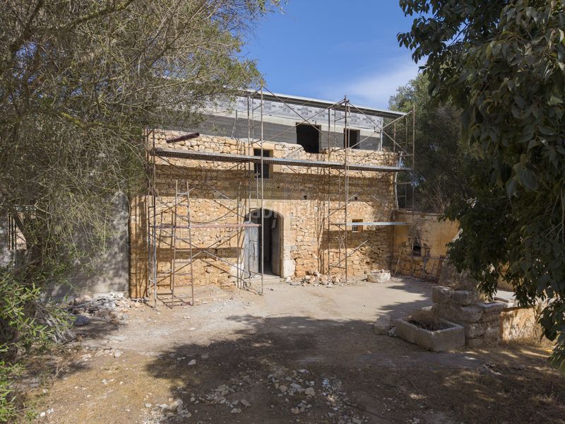 Foto f61cf3d3-7e4a-4026-afe1-8ab6f5967e07. Casa amb piscina a Manacor centre Manacor