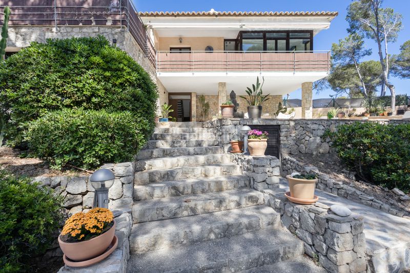 Foto a3055c7f-2355-4a40-a551-342af4d3e259. Casa amb aparcament piscina a Costa de la Calma Calvià