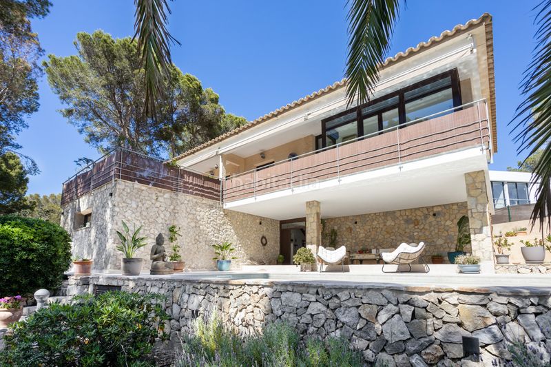 Foto d583d0df-5a39-4dd3-b3cb-793620e279fd. Casa amb aparcament piscina a Costa de la Calma Calvià