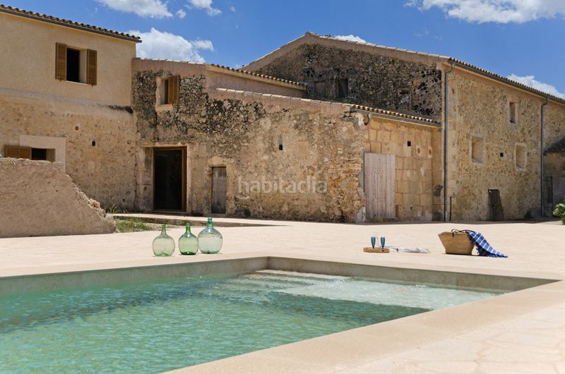 Foto 19bef644-ada9-4792-9bf5-fc9db43c9dfe. Casa amb piscina a Ariany